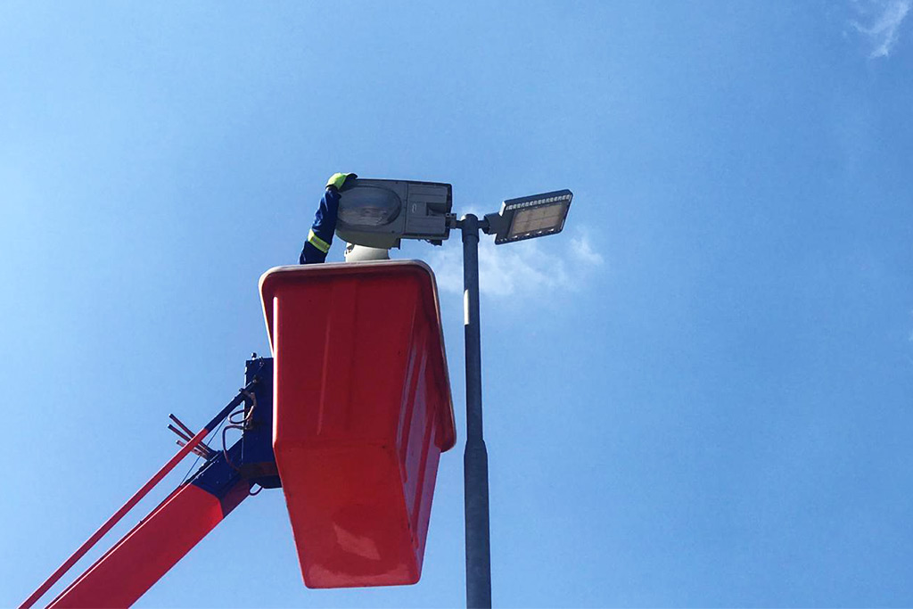 Upgrading of street lights from 400w HPS to 150w LED’s